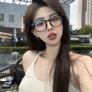 国产女主播户外夹震蛋器直播
